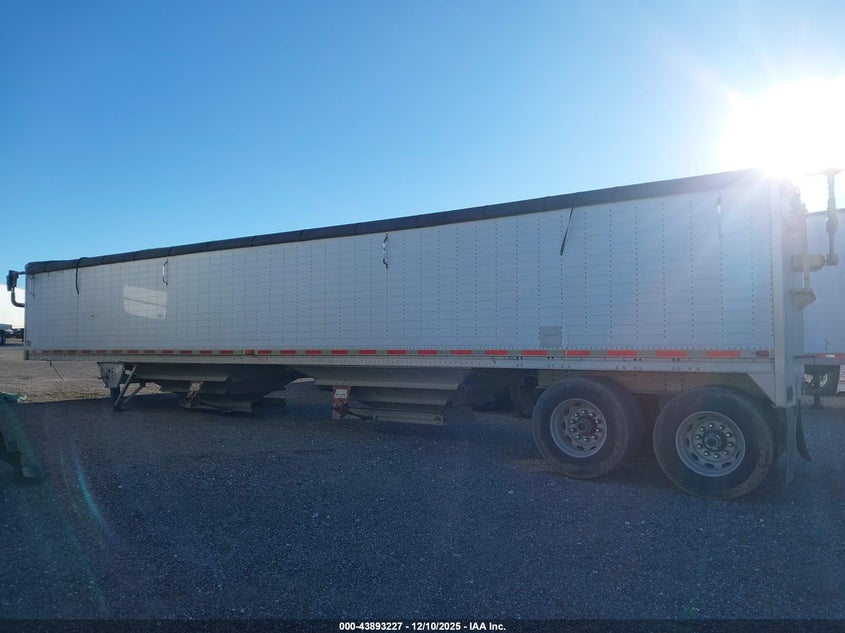 1997 WILSON TRAILER CO GRAIN TRAILER auction photo 8