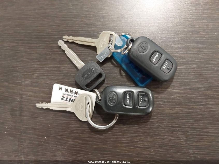 2004 Toyota Corolla Le VIN: JTDBR38E042033249 Lot: 43893247