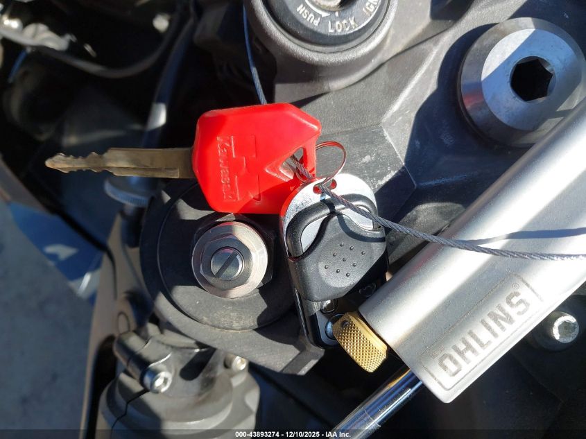 2010 Kawasaki Zx1000 F VIN: JKAZXCF1XAA002574 Lot: 43893274