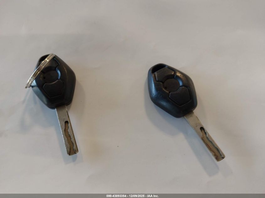 2003 BMW 325Xi VIN: WBAEU33413PH90673 Lot: 43893354