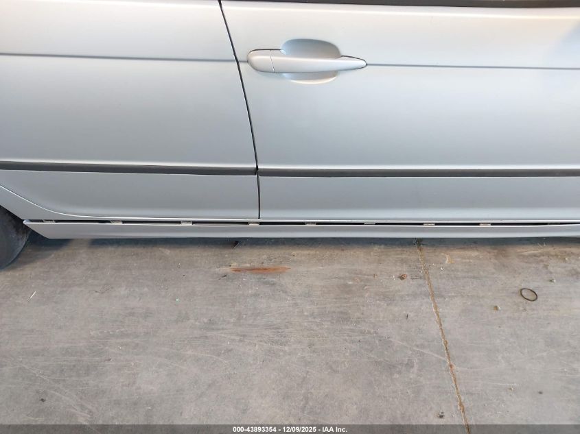 2003 BMW 325Xi VIN: WBAEU33413PH90673 Lot: 43893354