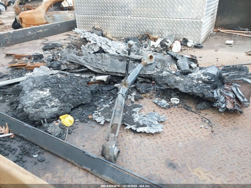 2010 Ford F-350 Chassis Lariat/Xl/Xlt VIN: 1FDWX3HR1AEB11571 Lot: 43893478