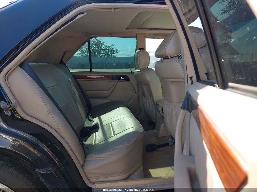 1994 Mercedes-Benz E 320 VIN: WDBEA32E3RC103002 Lot: 43893568