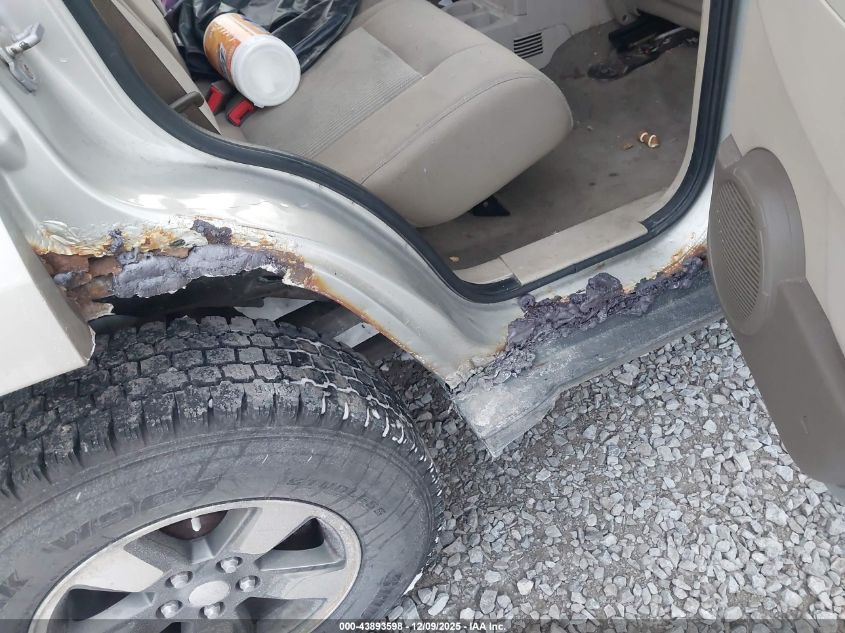 2008 Jeep Liberty Sport VIN: 1J8GN28K18W131585 Lot: 43893598