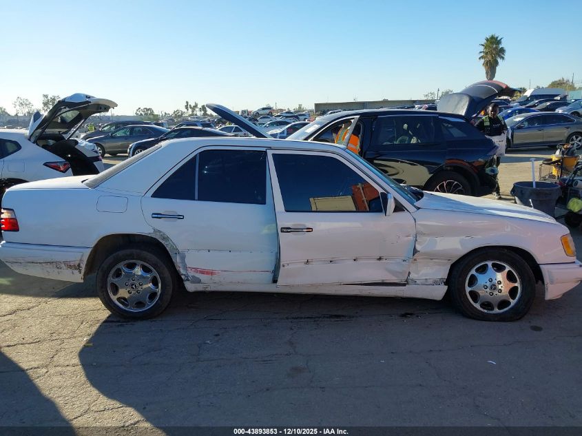 1995 Mercedes-Benz E 320 Base/320 Special VIN: WDBEA32E9SC193150 Lot: 43893853