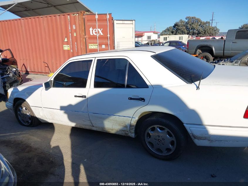 1995 Mercedes-Benz E 320 Base/320 Special VIN: WDBEA32E9SC193150 Lot: 43893853