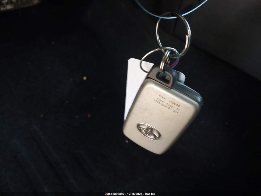 2015 Toyota 4Runner Limited VIN: JTEBU5JR3F5209988 Lot: 43893892