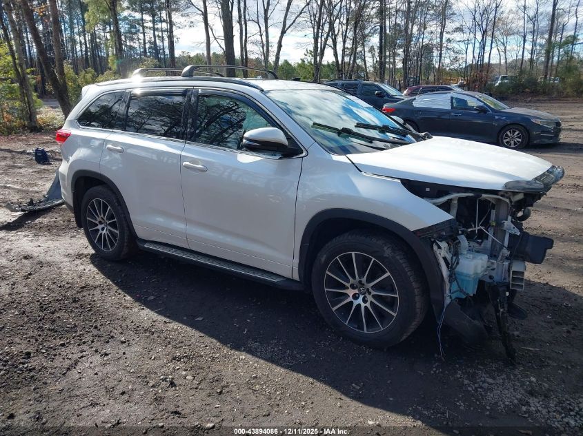 TOYOTA HIGHLANDER SE