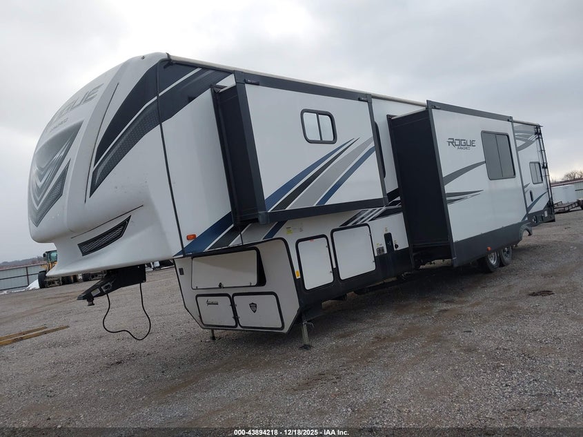 2022 FOREST RIVER VENGEANCE 4007 auction photo 2