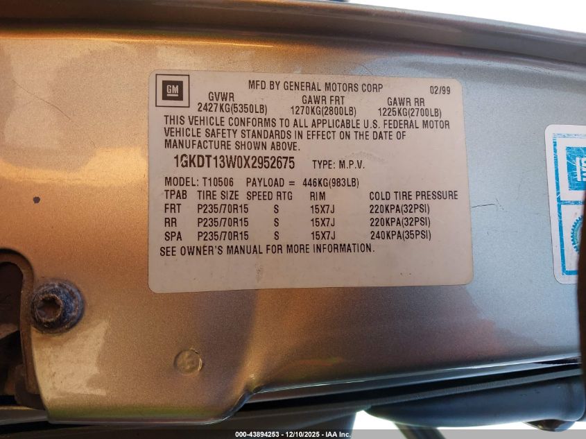 1999 GMC Envoy VIN: 1GKDT13W0X2952675 Lot: 43894253