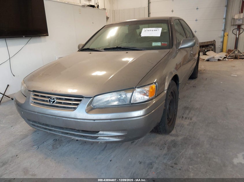 4T1BF22K9VU033446 1997 TOYOTA CAMRY photo no. 2