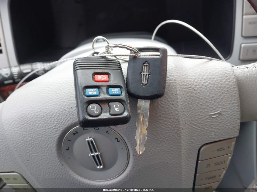 2005 Lincoln Navigator VIN: 5LMFU28575LJ17096 Lot: 43894513