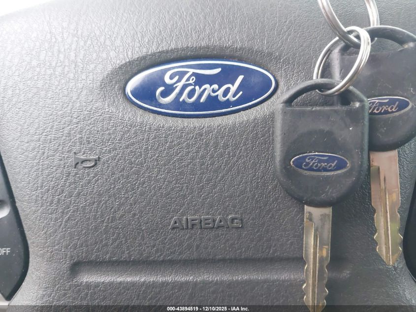 2004 Ford Expedition Xlt VIN: 1FMFU15L04LA85042 Lot: 43894519