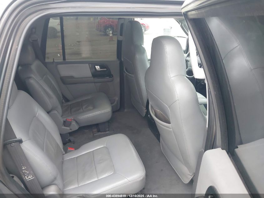 2004 Ford Expedition Xlt VIN: 1FMFU15L04LA85042 Lot: 43894519