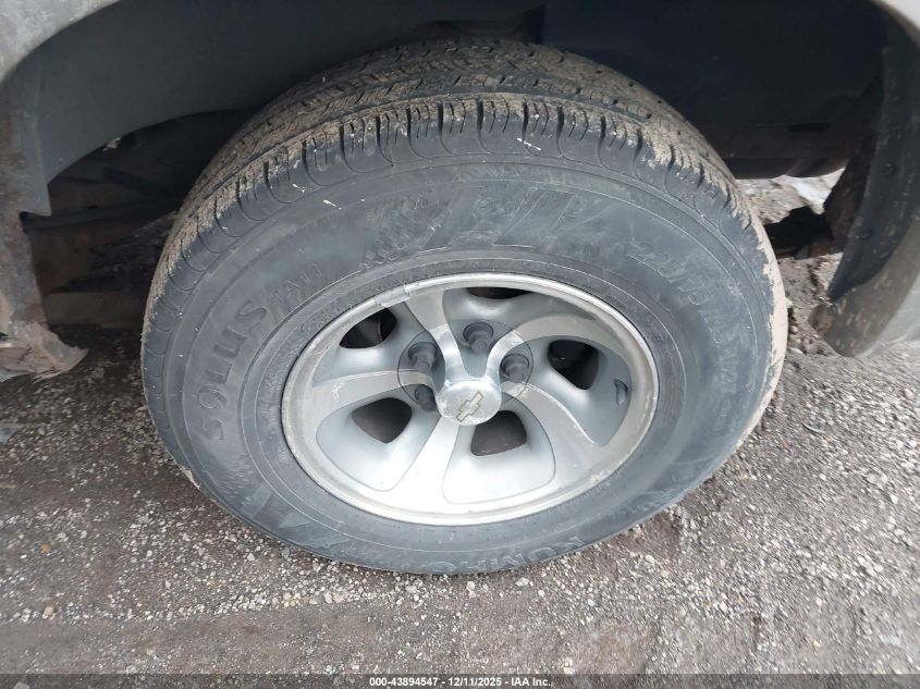 2002 Chevrolet Blazer Ls VIN: 1GNCS18W42K224151 Lot: 43894547