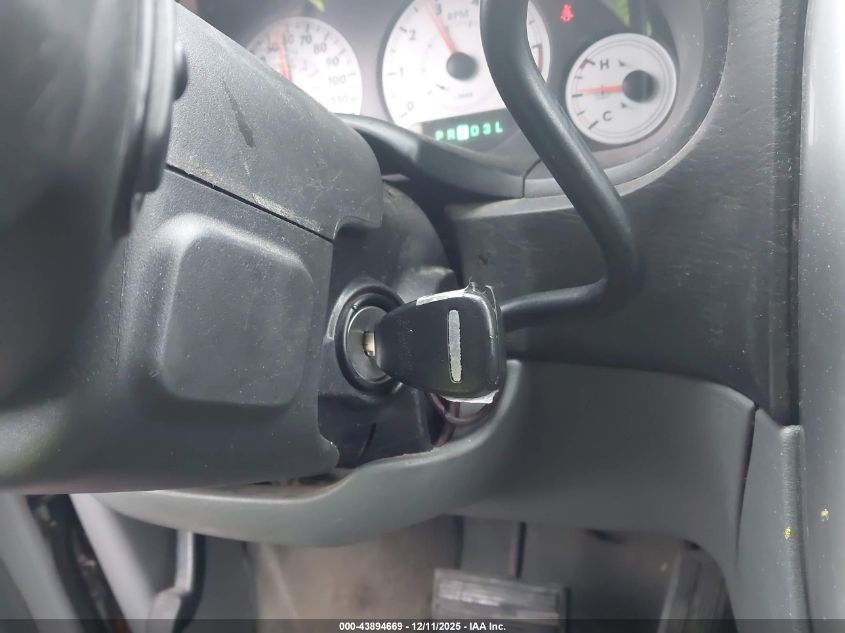 2005 Chrysler Town & Country Touring VIN: 2C4GP54L15R466187 Lot: 43894669