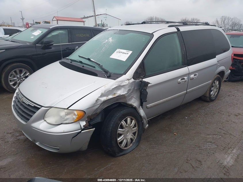 2005 Chrysler Town & Country Touring