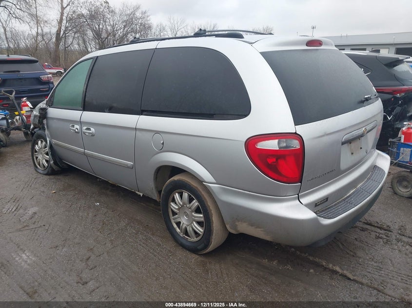 2005 Chrysler Town & Country Touring