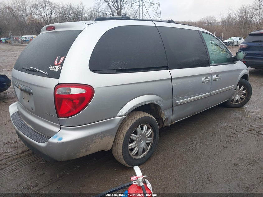2005 Chrysler Town & Country Touring