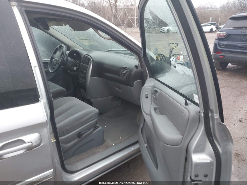 2005 Chrysler Town & Country Touring