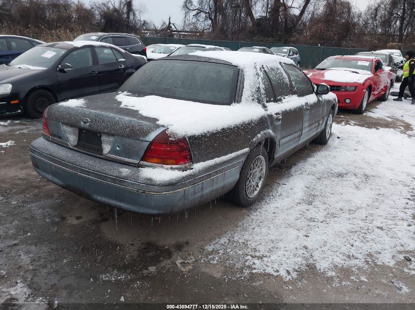 2FAFP74WX1X148842 2001 FORD CROWN VICTORIA photo no. 4