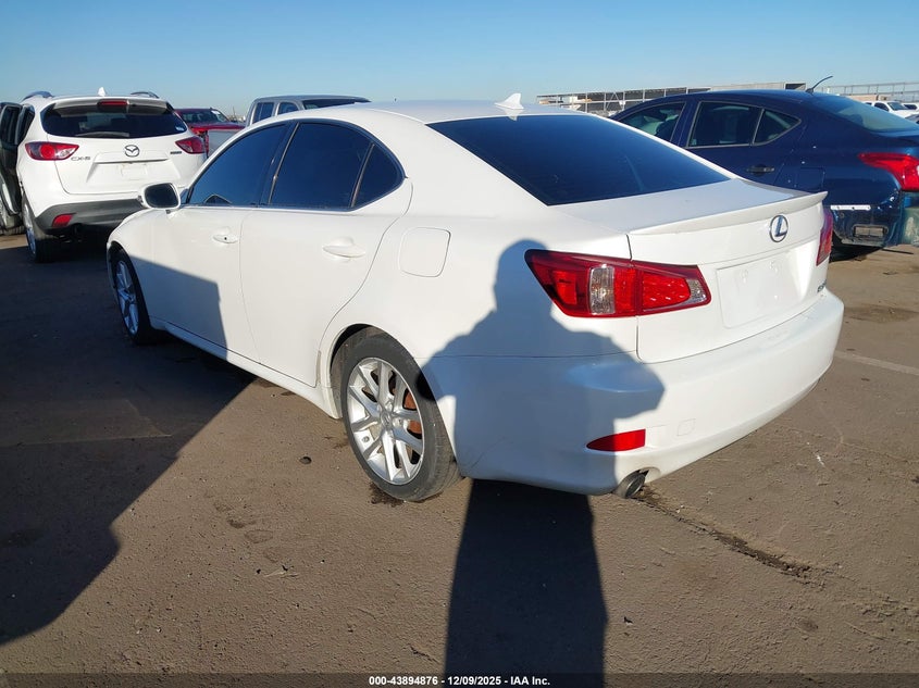 JTHBF5C22C5181321 2012 LEXUS IS photo no. 3