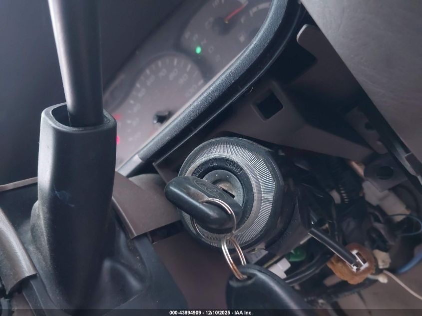 2004 Toyota Sequoia Limited V8 VIN: 5TDBT48A34S211281 Lot: 43894909