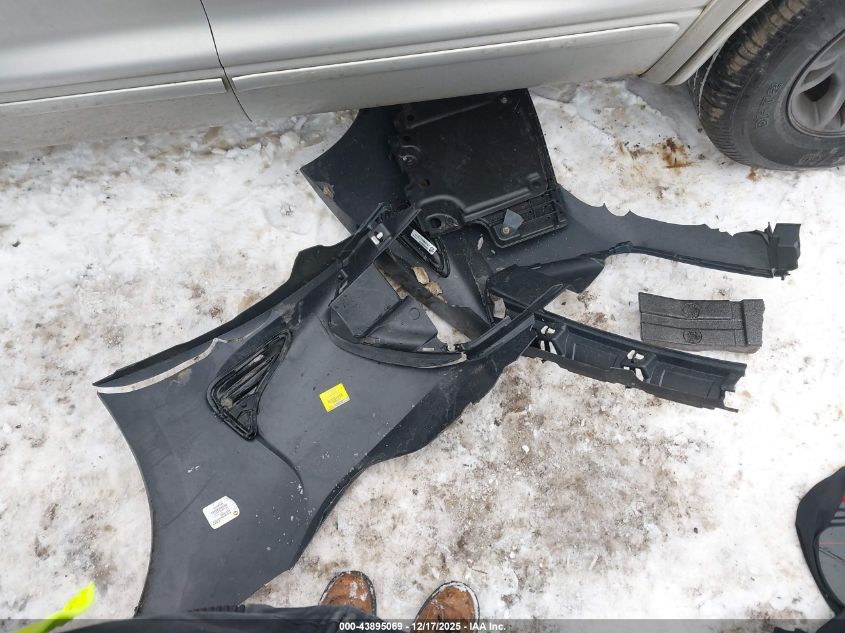 2018 Toyota Corolla Le VIN: 2T1BURHE2JC981652 Lot: 43895069