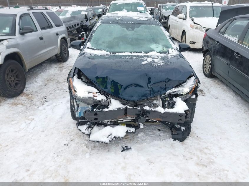 2018 Toyota Corolla Le VIN: 2T1BURHE2JC981652 Lot: 43895069