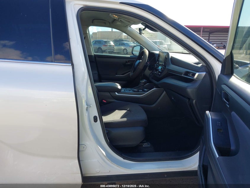 2021 Toyota Highlander Le