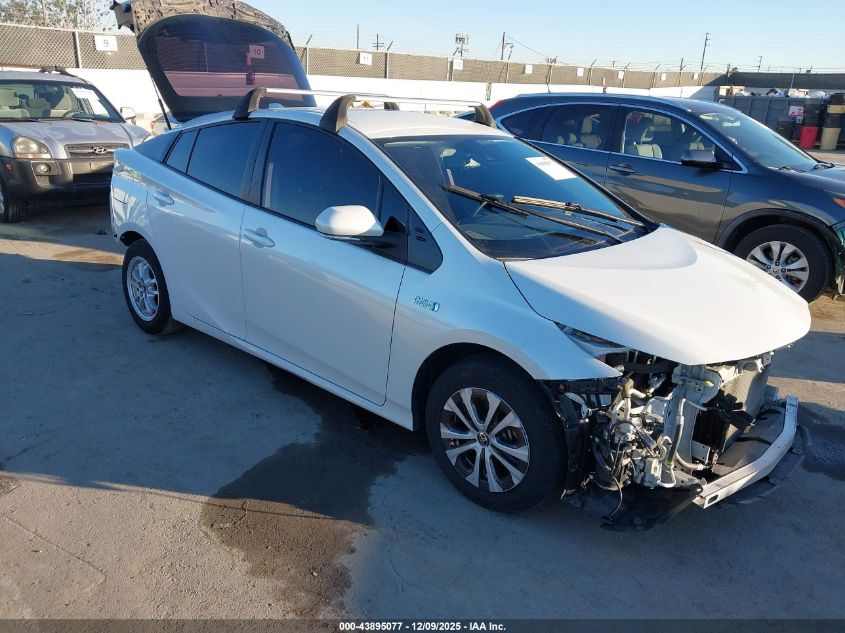 TOYOTA PRIUS PRIME LE