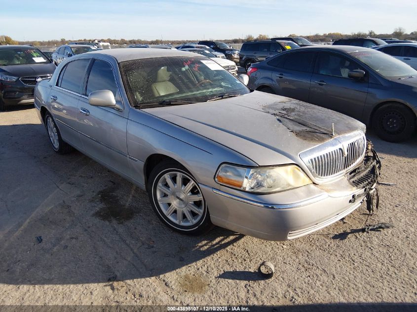 LINCOLN TOWN CAR SIGNATURE LIMITED