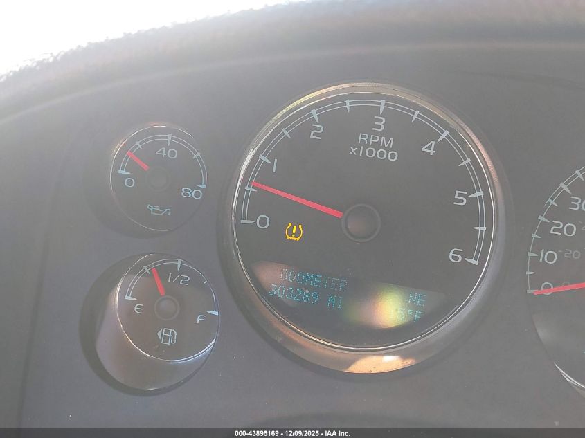 2011 Chevrolet Tahoe Lt VIN: 1GNSKBE05BR208811 Lot: 43895169