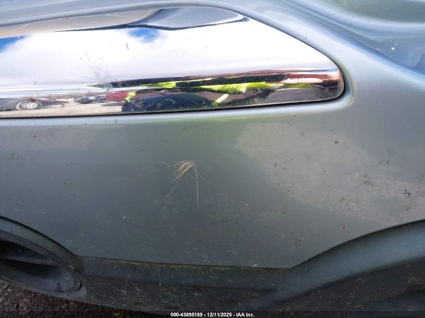 2005 Chrysler Pacifica Touring VIN: 2C4GF68435R402907 Lot: 43895189