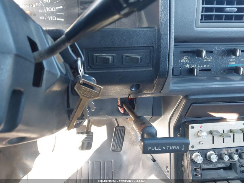 1986 Toyota Pickup Rn64 Dlx VIN: JT4RN64D8G5005548 Lot: 43895259