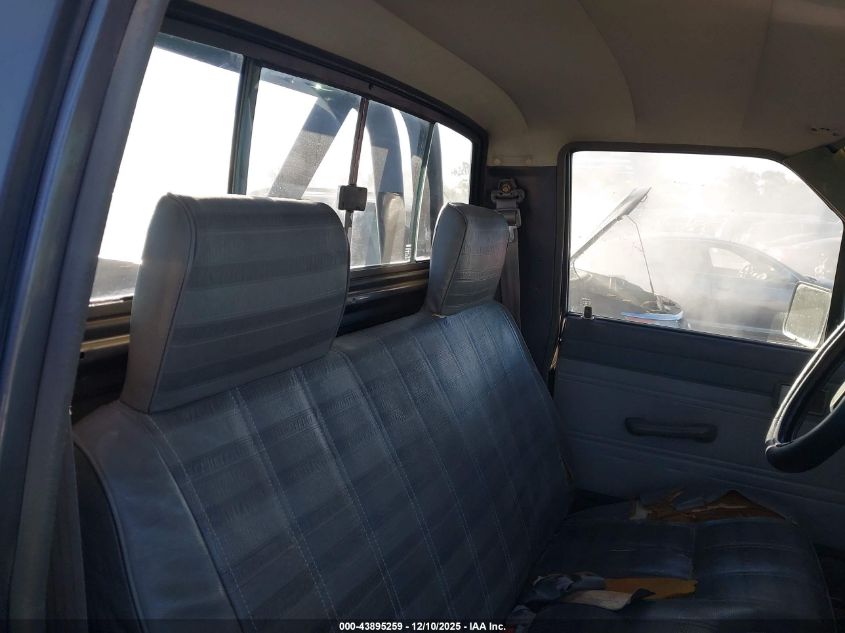 1986 Toyota Pickup Rn64 Dlx VIN: JT4RN64D8G5005548 Lot: 43895259