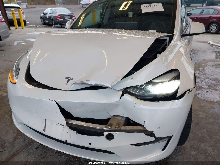 2022 Tesla Model Y Long Range Dual Motor All-Wheel Drive VIN: 7SAYGDEE0NF311935 Lot: 43895273
