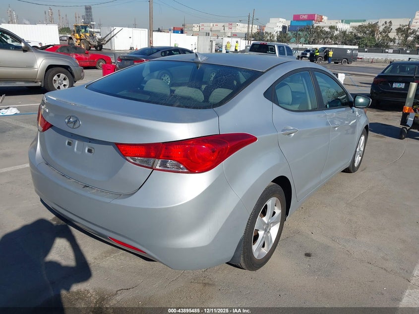 5NPDH4AE1DH304071 2013 HYUNDAI ELANTRA photo no. 4