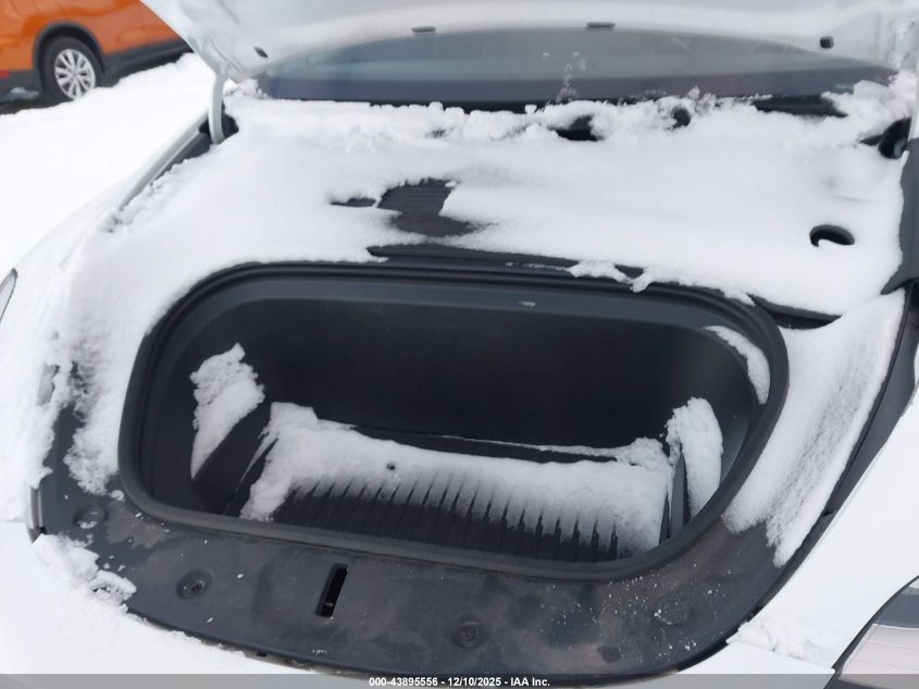 2020 Tesla Model Y Long Range Dual Motor All-Wheel Drive VIN: 5YJYGDEE9LF044109 Lot: 43895556