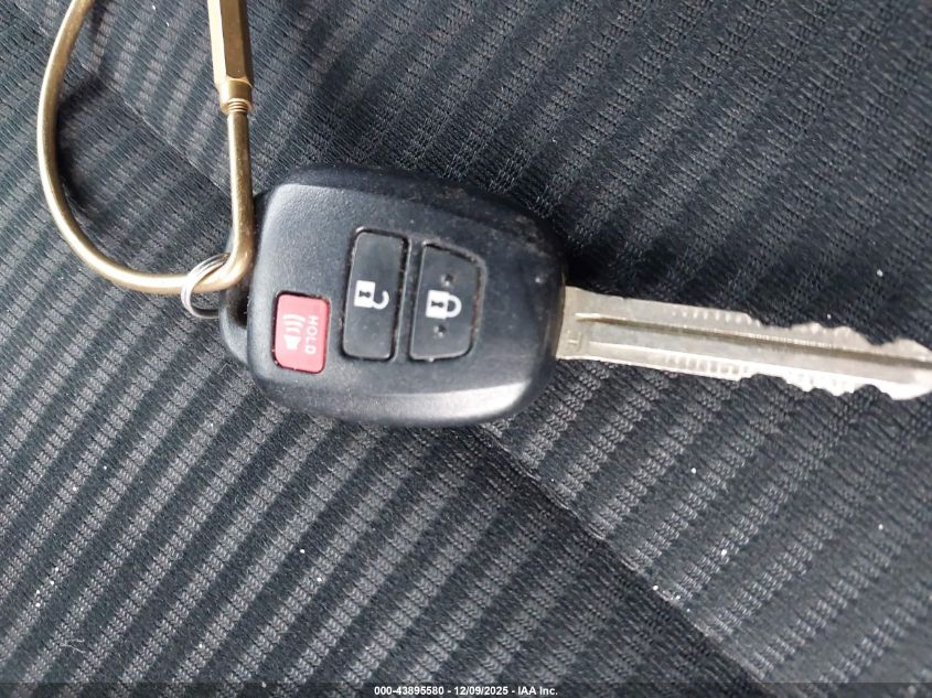 2018 Toyota Rav4 Le VIN: 2T3BFREV5JW831300 Lot: 43895580