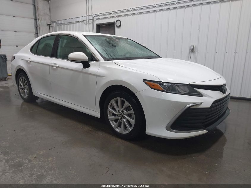TOYOTA CAMRY LE