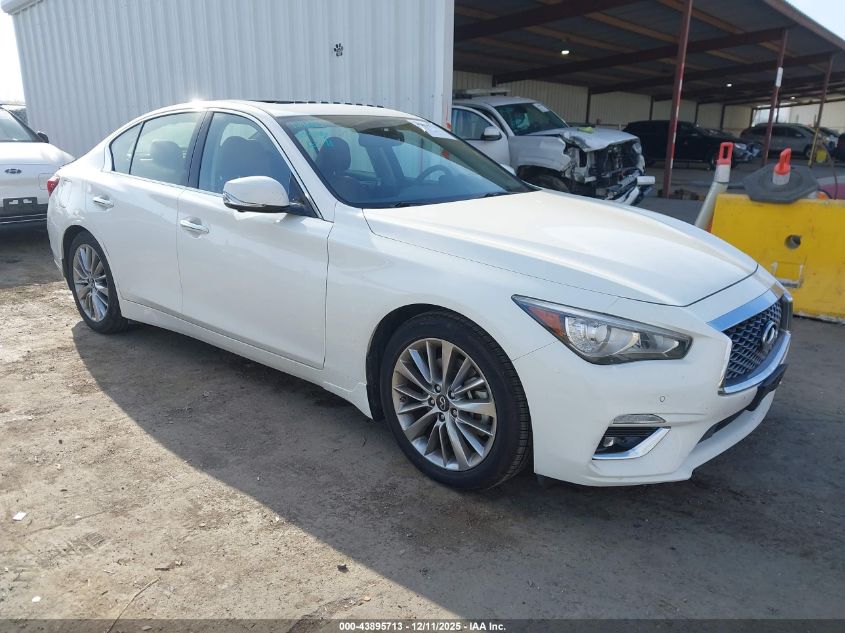 INFINITI Q50 LUXE