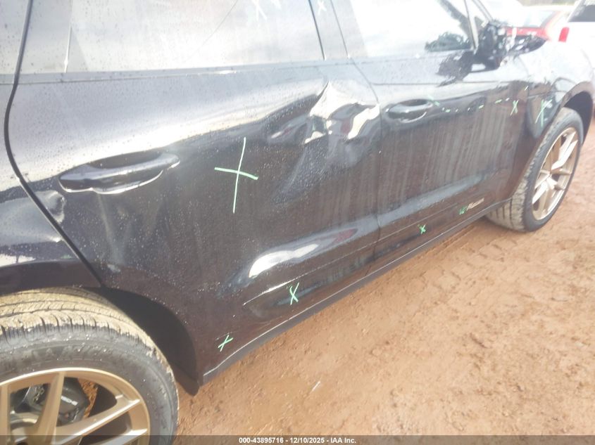 2024 Porsche Macan T VIN: WP1AA2A58RLB15978 Lot: 43895716