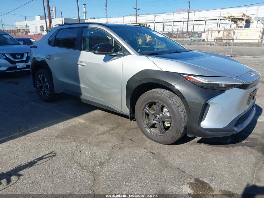 TOYOTA BZ4X XLE 2025