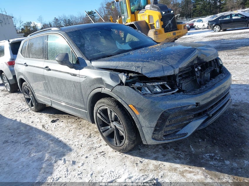 3VV8B7AX4RM032642 VOLKSWAGEN TIGUAN Photo 1