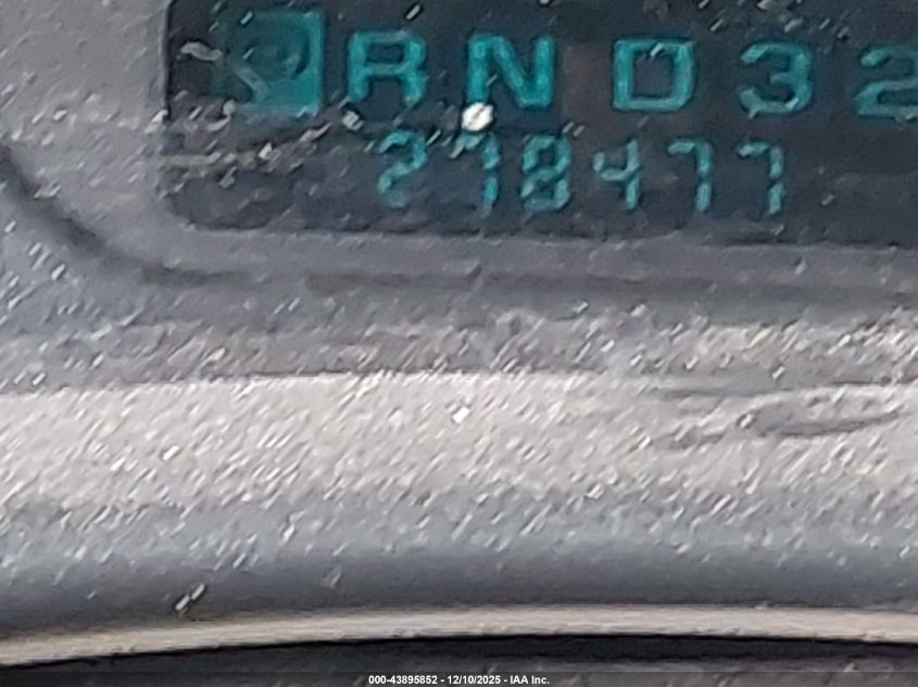 2001 GMC Yukon Slt VIN: 1GKEK13T51R145998 Lot: 43895852