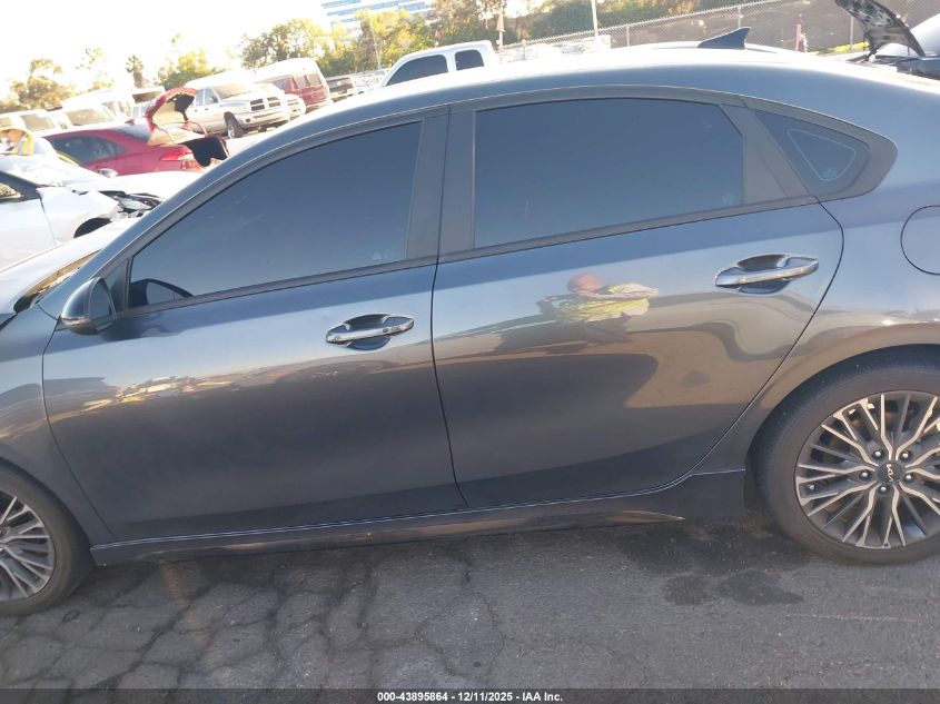 2024 Kia Forte Gt-Line VIN: 3KPF54AD9RE737982 Lot: 43895864