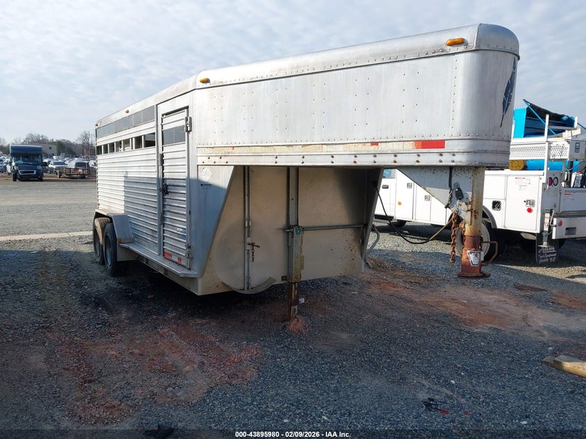 1999 FEATHERLITE LIVESTOCK TRAILER auction photo 1
