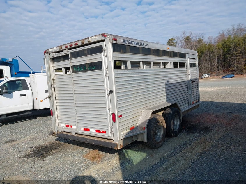 1999 FEATHERLITE LIVESTOCK TRAILER auction photo 4