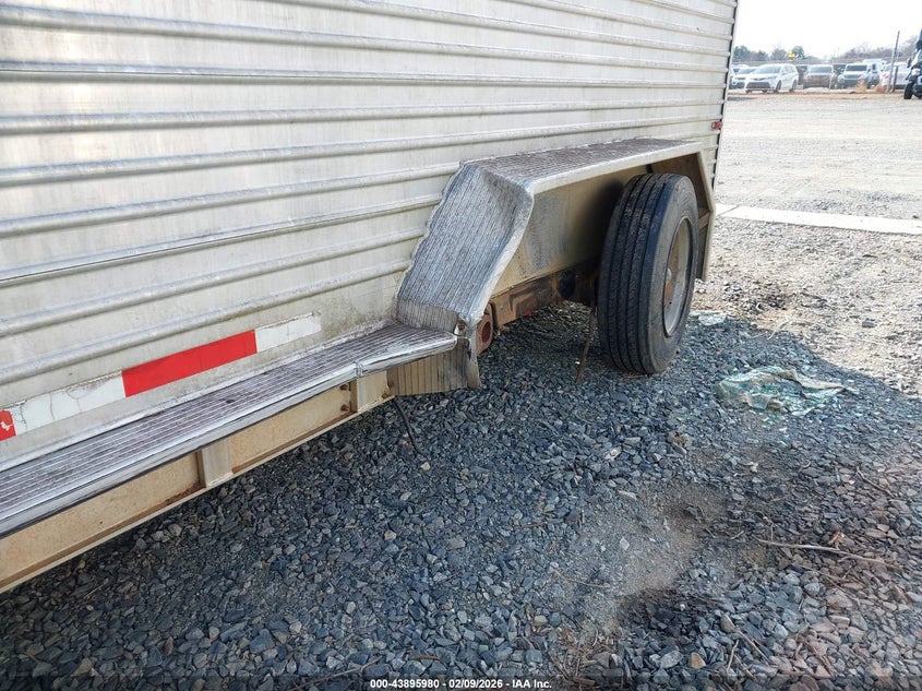 1999 FEATHERLITE LIVESTOCK TRAILER auction photo 6